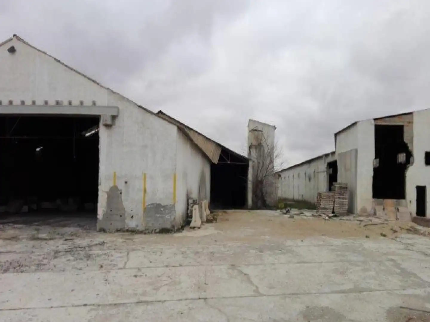Exterior view of Industrial buildings for sale in Socuéllamos