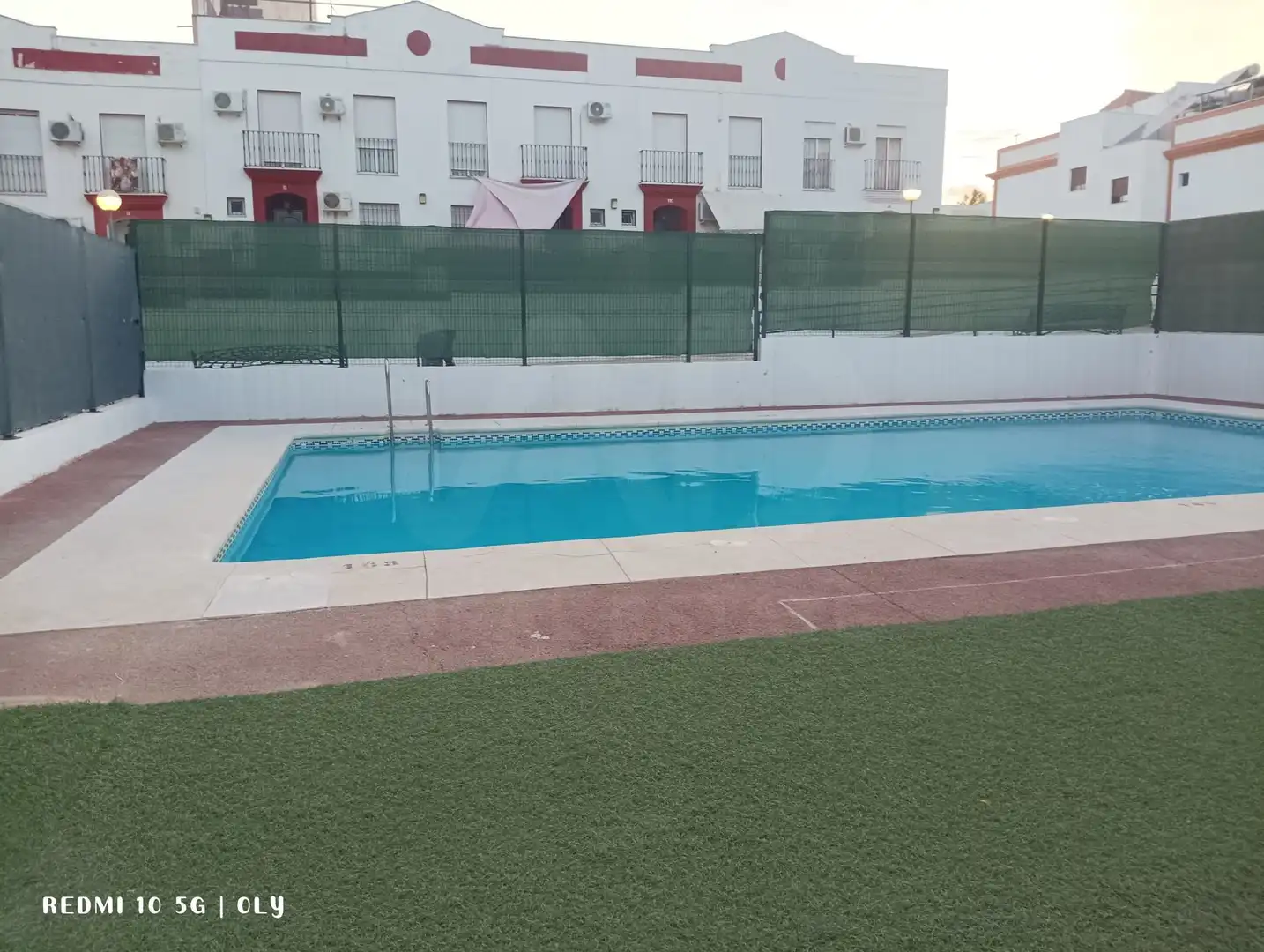 Piscina de Casa adosada en venda en Écija amb Aire condicionat, Calefacció i Terrassa