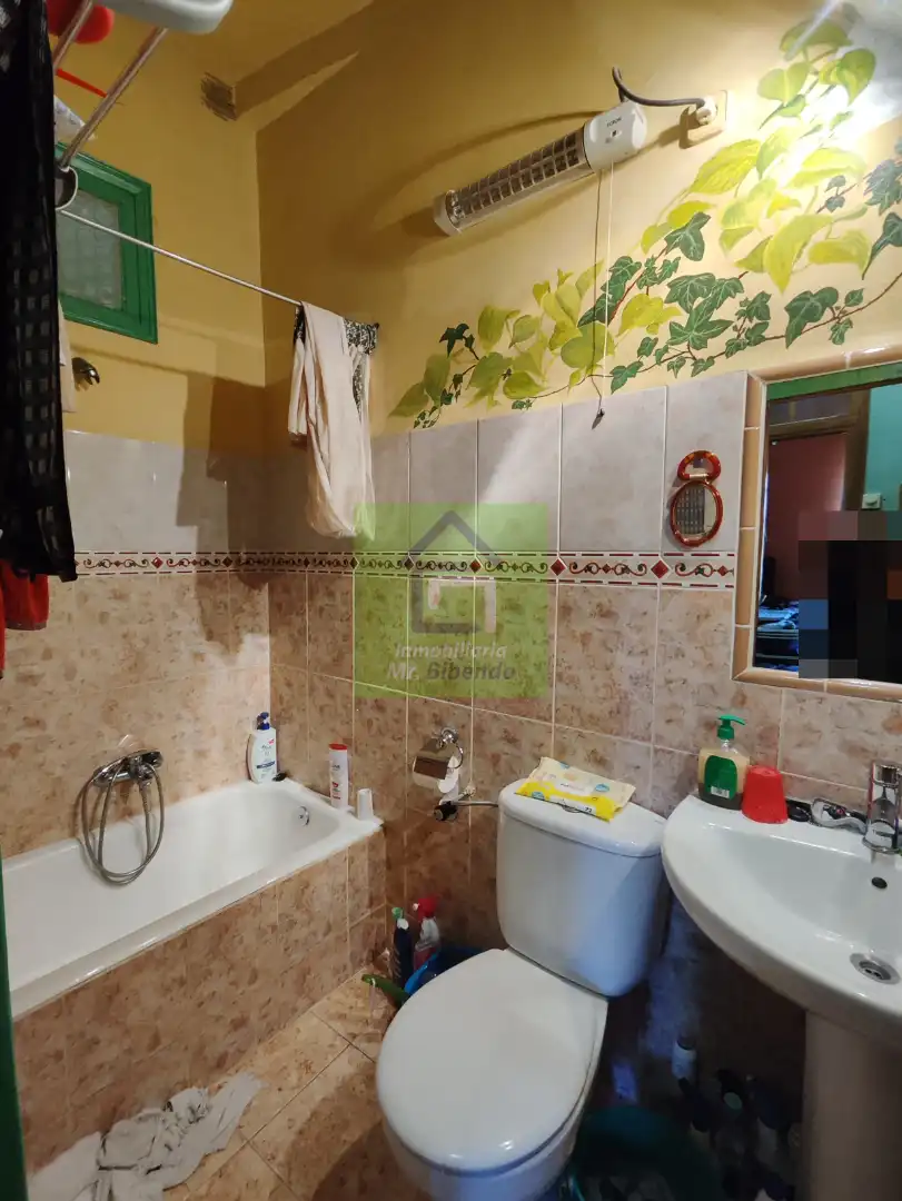 Bany de Casa o xalet en venda en Zamora Capital  amb Calefacció, Moblat i Microones
