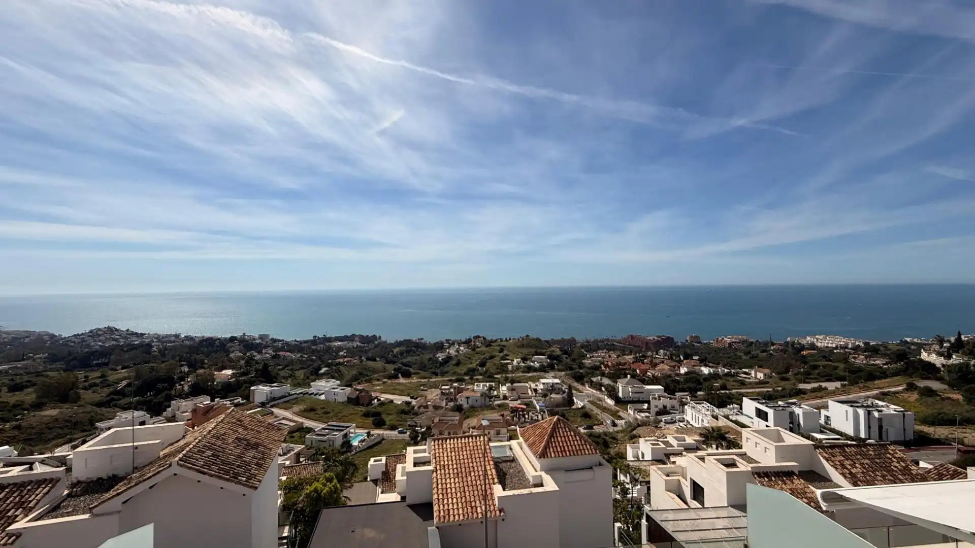 Außenansicht von Dachboden zum Verkauf in Benalmádena mit Klimaanlage, Terrasse und Abstellraum