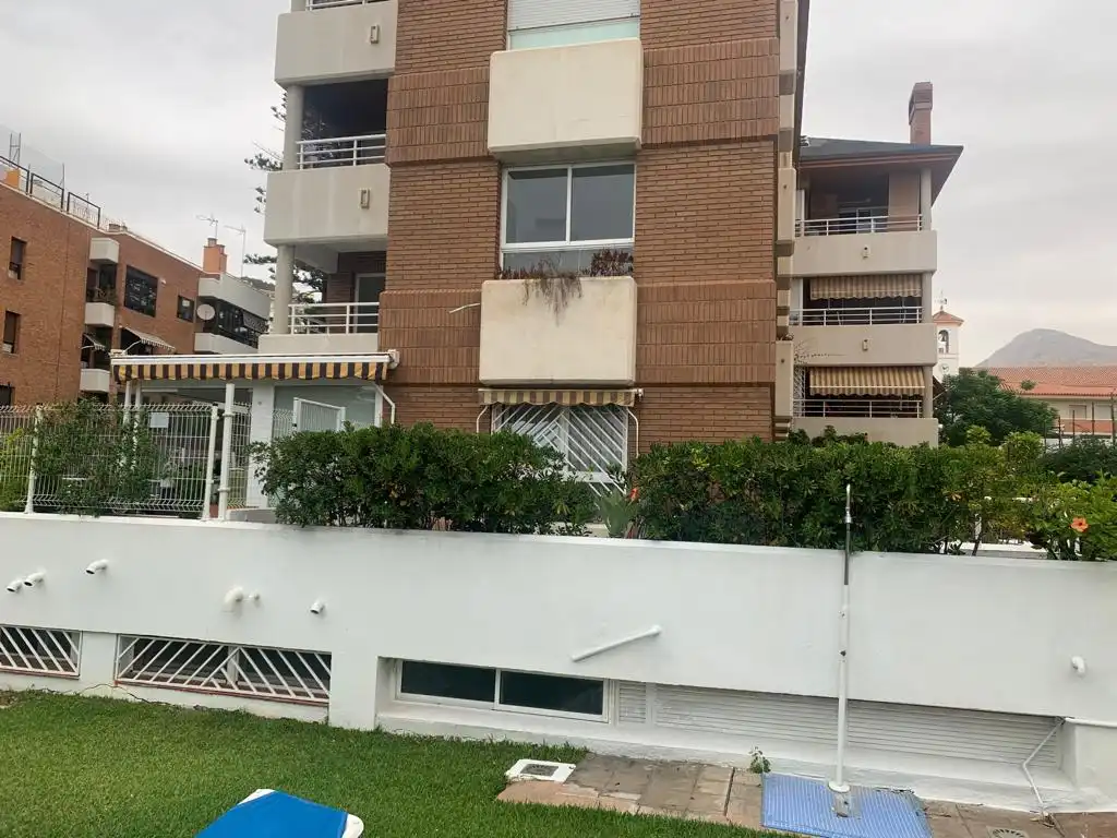 Außenansicht von Wohnung zur Miete in Málaga mit Gemeinschaftspool