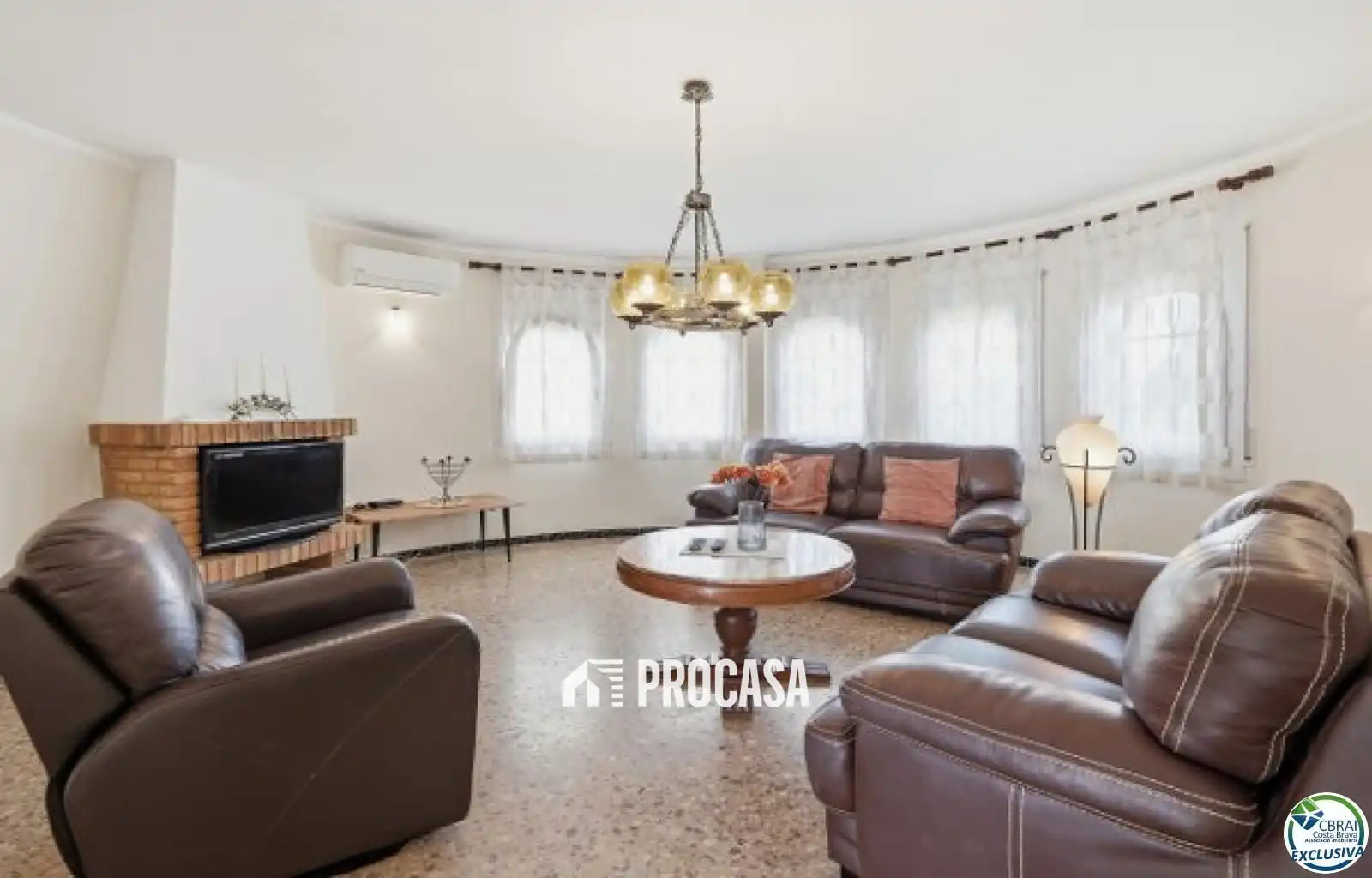 Sala d'estar de Casa o xalet en venda en Roses amb Aire condicionat