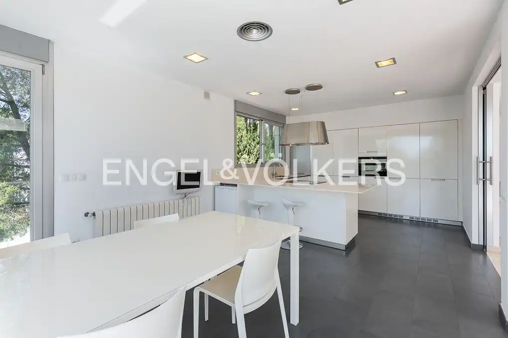 Cocina de Casa o chalet de alquiler en Chiva con Aire acondicionado, Calefacción y Jardín privado