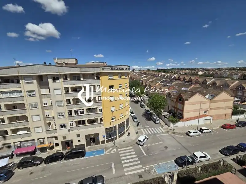 Vista exterior de Piso de alquiler en Cáceres con Aire acondicionado, Calefacción y Terraza
