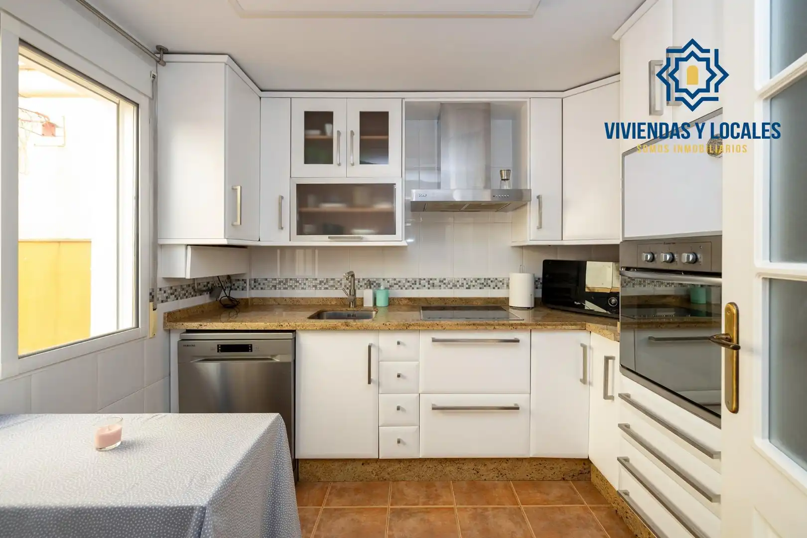 Casa aparellada amb terrassa en venda a Cenes de la Vega, imagen 10