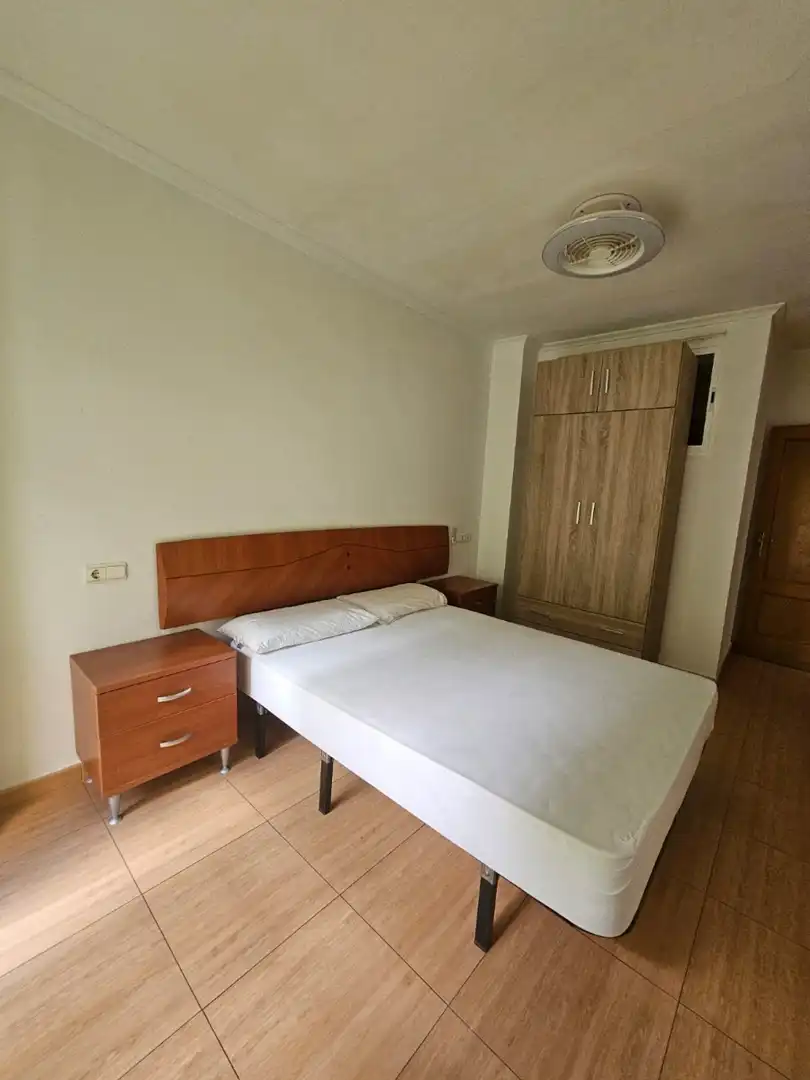 Habitación de Planta baja de alquiler en Santa Pola con Aire acondicionado, Calefacción y Amueblado