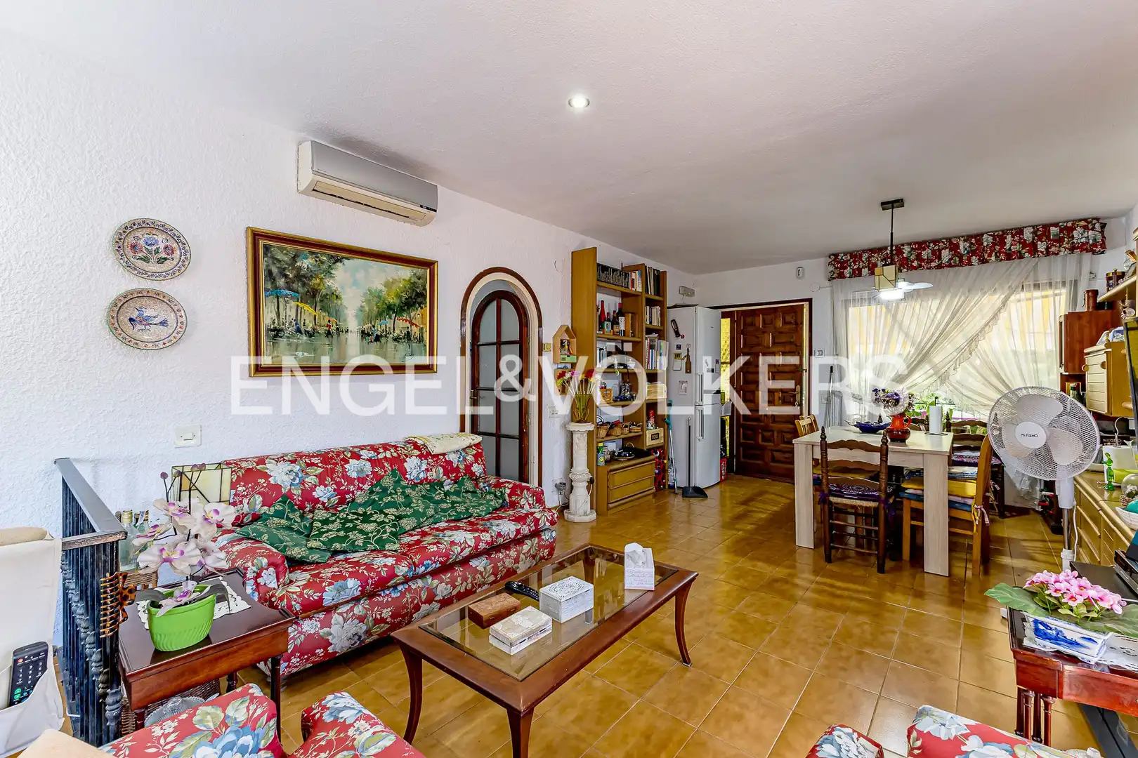Sala de estar de Casa adosada en venta en Tarragona con Calefacción, Jardín privado y Terraza