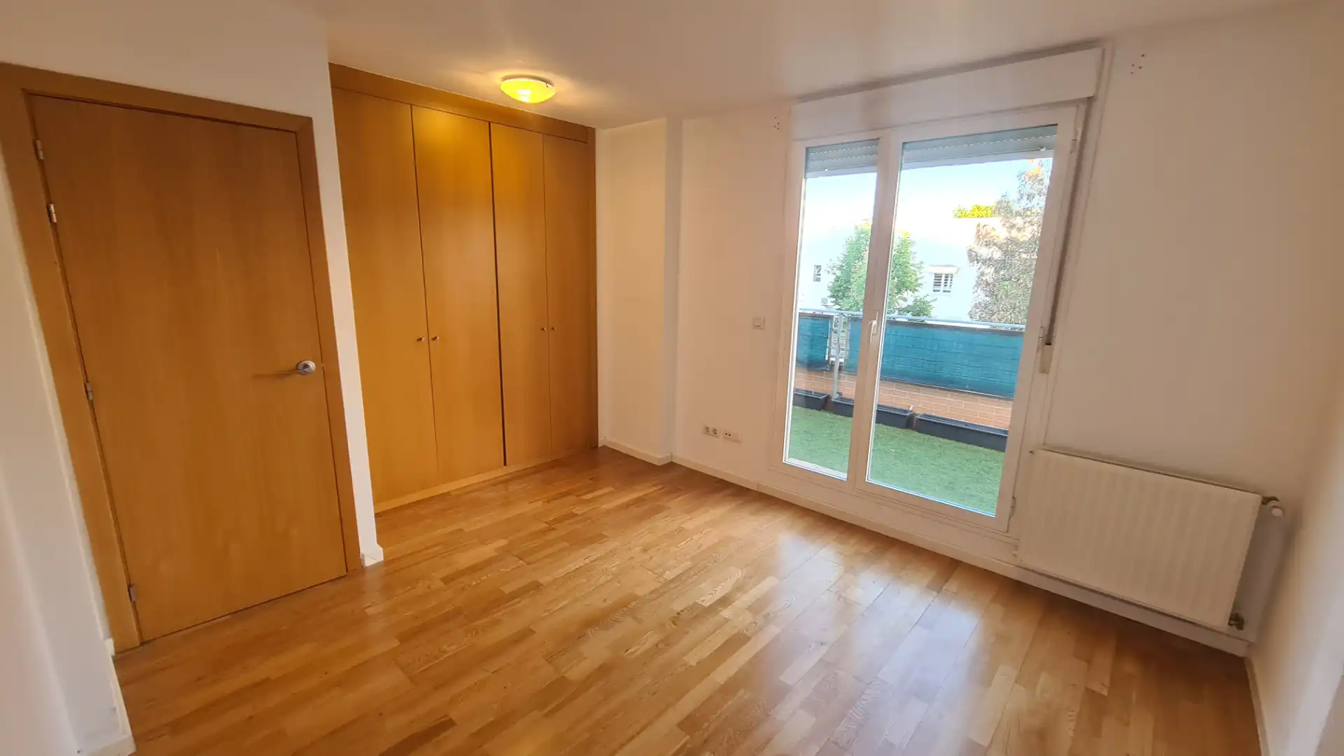 Habitación de Casa adosada de alquiler en Ensanche
