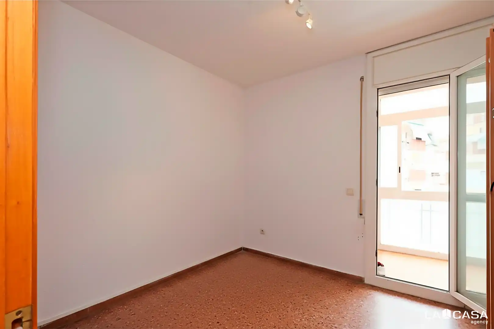 Habitación de Piso en venta en Barcelona con Calefacción, Trastero y Balcón