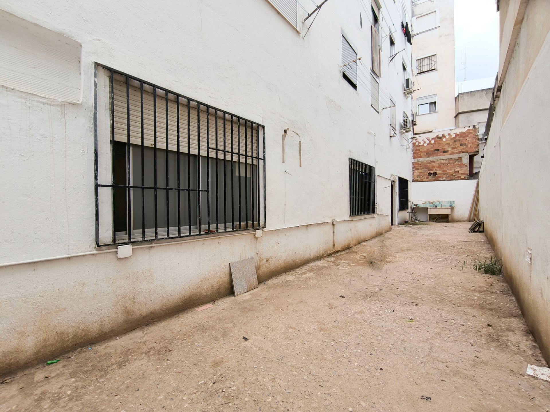Vista exterior de Local en venda en Paiporta