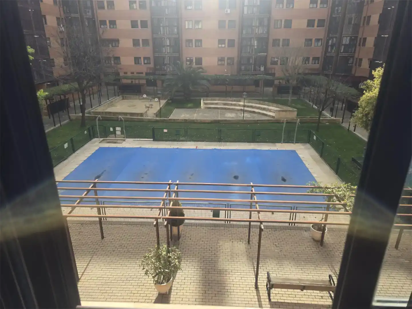 Piscina de Piso para compartir en Madrid con Parquet, Piscina y Amueblado