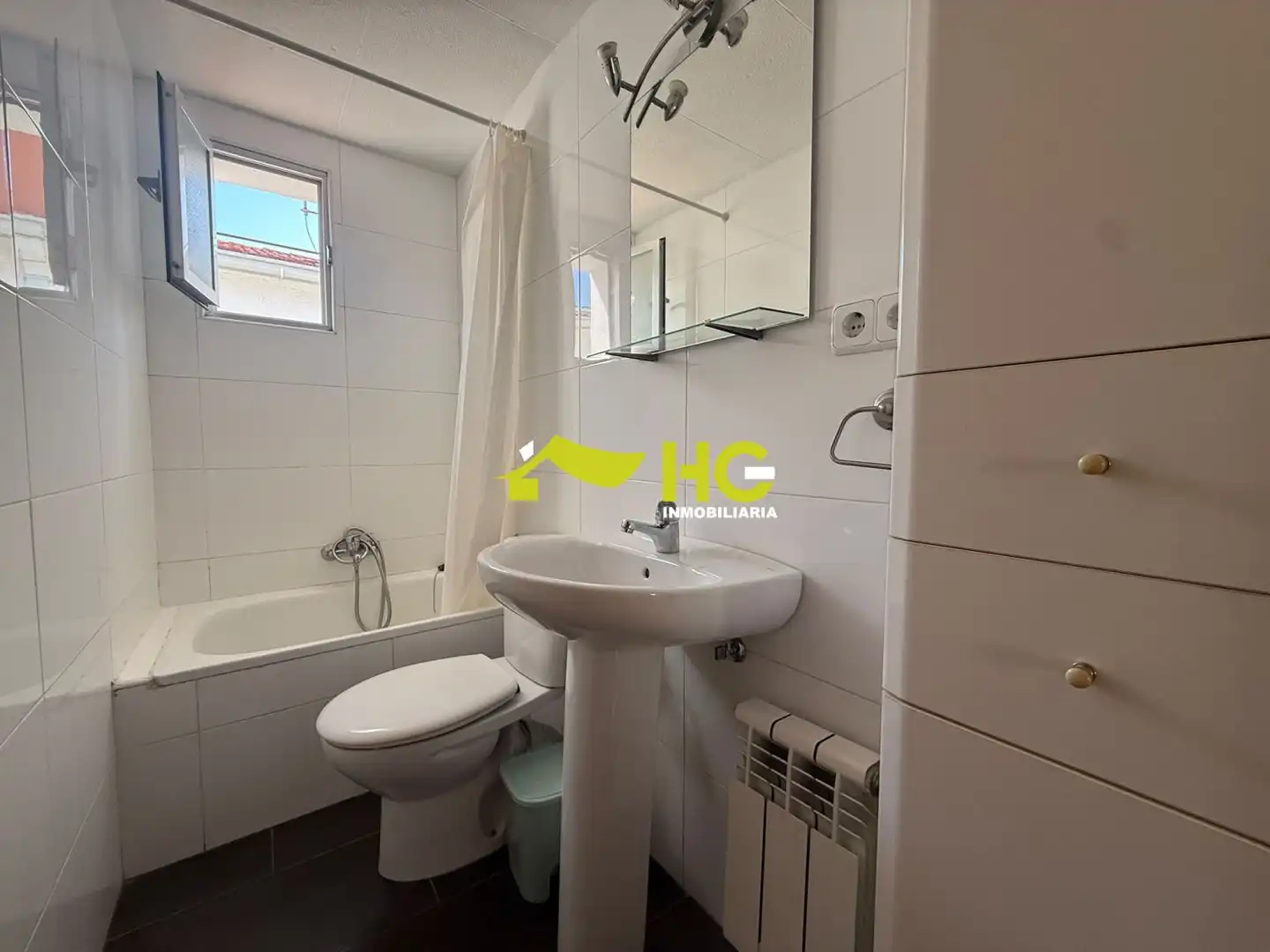 Bathroom of Flat for rent in Villaviciosa de Odón  with Air Conditioner, Heating and Furnished