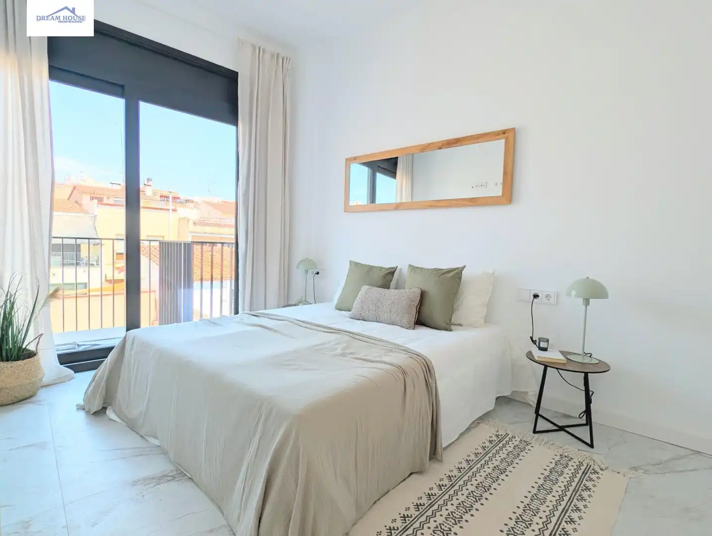 Schlafzimmer von Wohnungen zum Verkauf in Mataró mit Klimaanlage, Heizung und Balkon