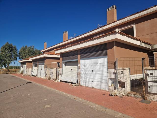 Edificio en Venta en  UA-17, 3 en Torralba de Calatrava