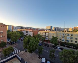 Vista exterior de Pis en venda en  Sevilla Capital