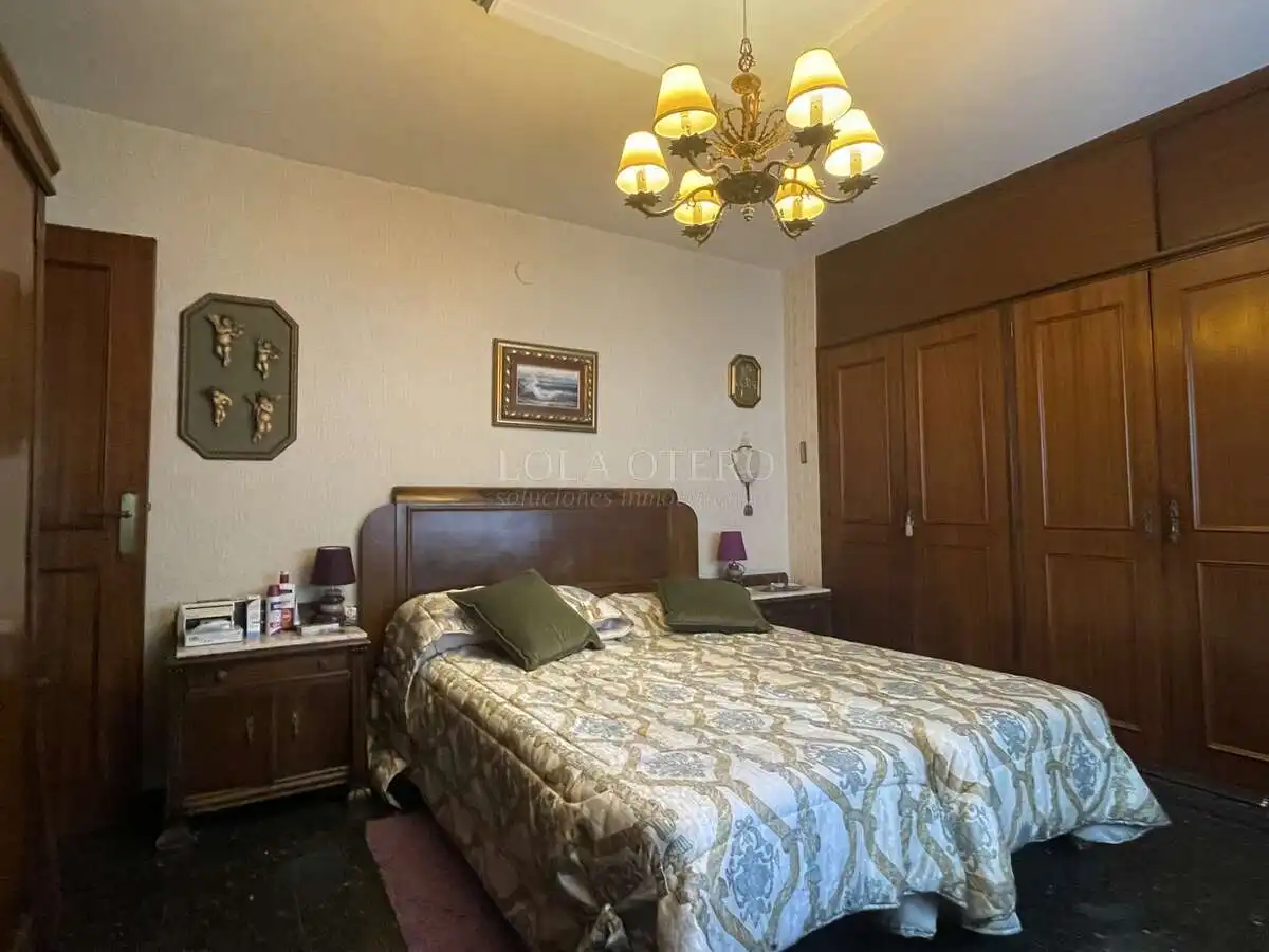 Bedroom of Flat for sale in Valencia  with Air Conditioner, Heating and Balcony
