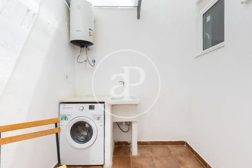 Bathroom of Flat for rent in Sagunto / Sagunt  with Air Conditioner, Heating and Terrace