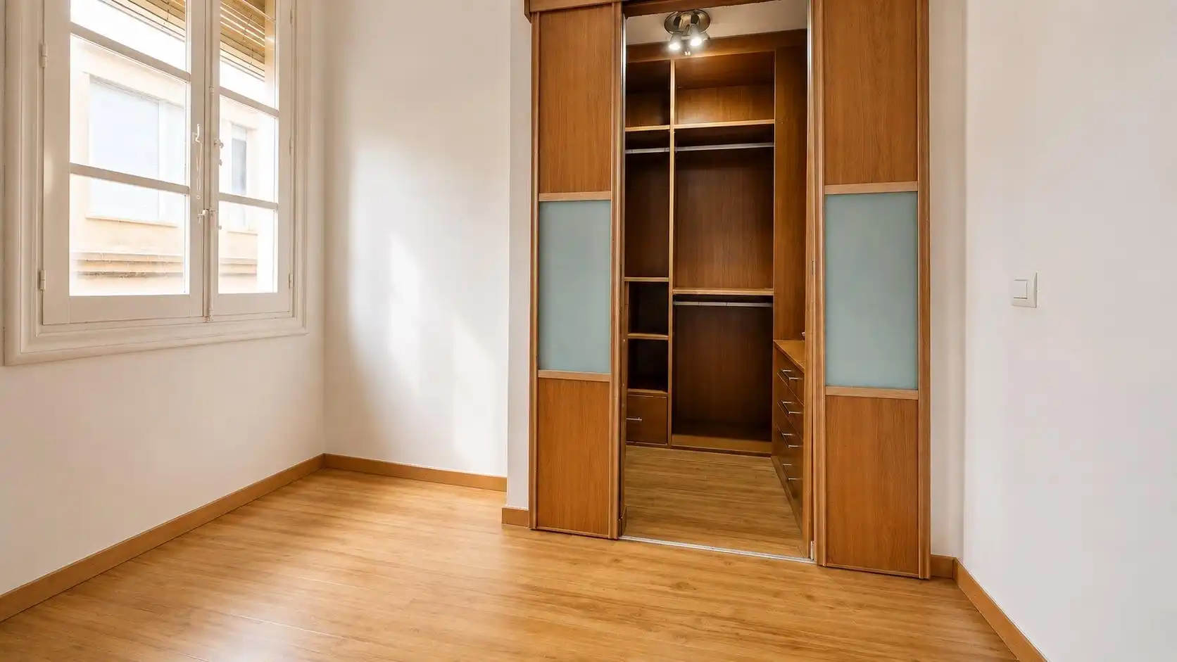 Habitación de Piso en venta en Almería con Aire acondicionado, Calefacción y Balcón