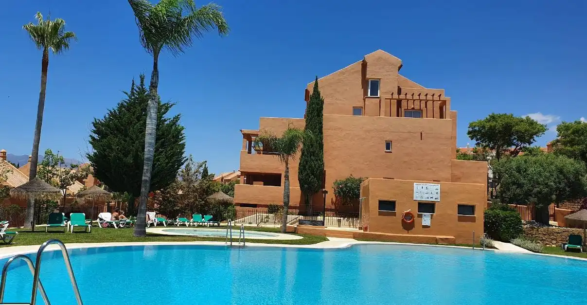Vista exterior de Dúplex en venta en Marbella con Aire acondicionado y Terraza