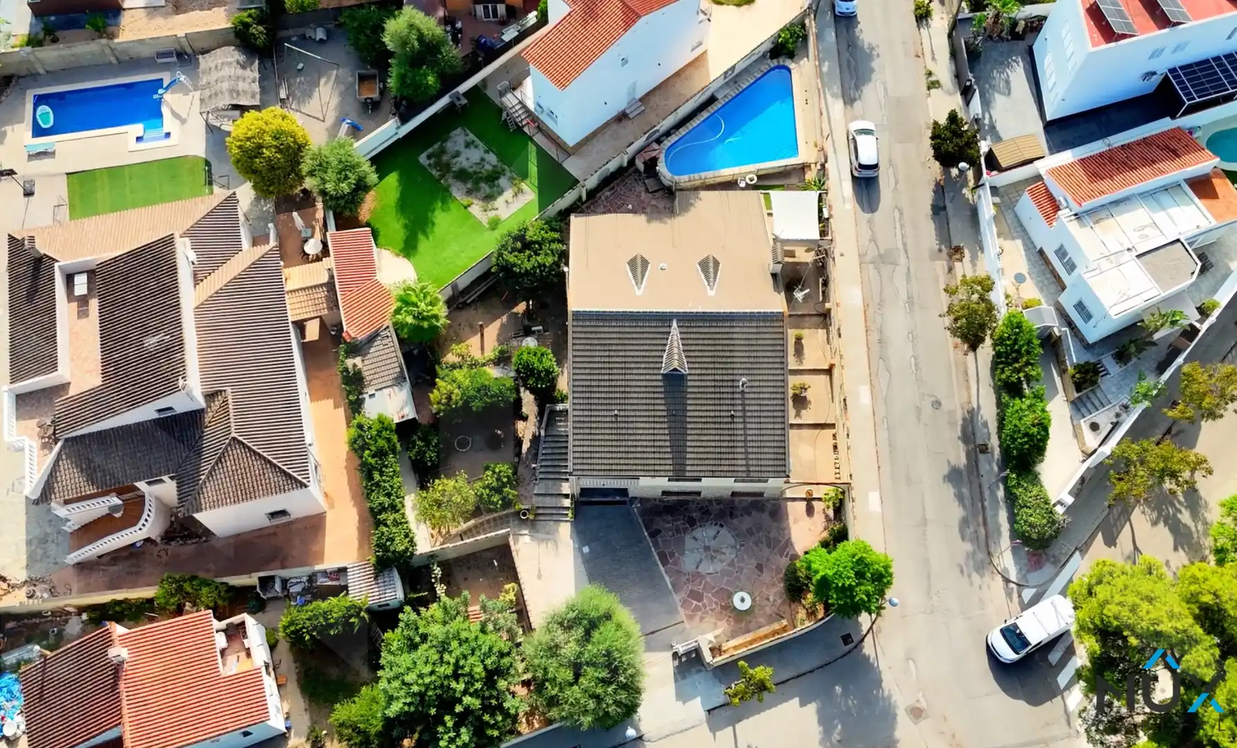 Vista exterior de Casa o xalet en venda en Paterna amb Aire condicionat, Calefacció i Jardí privat