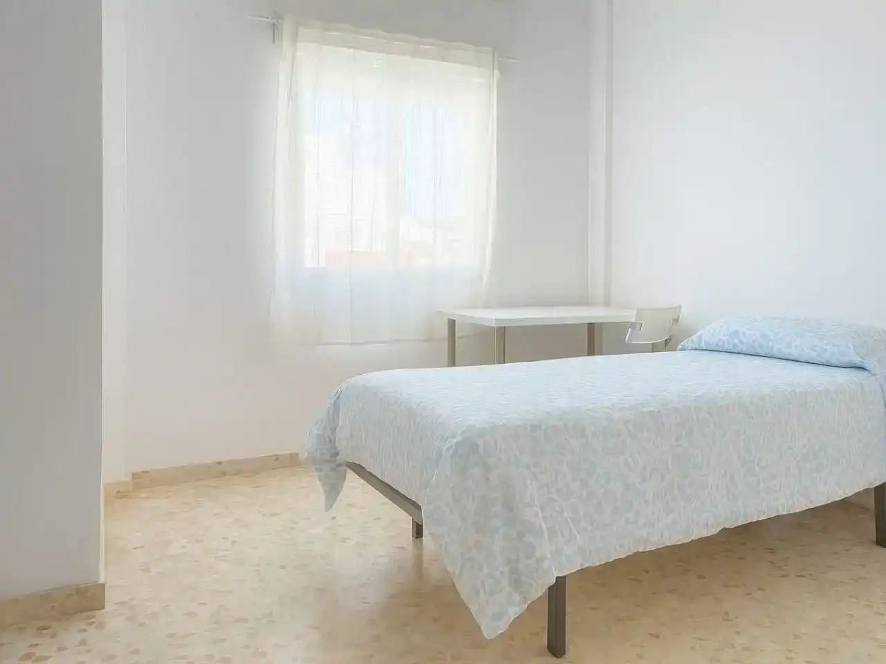 Bedroom of Flat for share in Coín  with Furnished