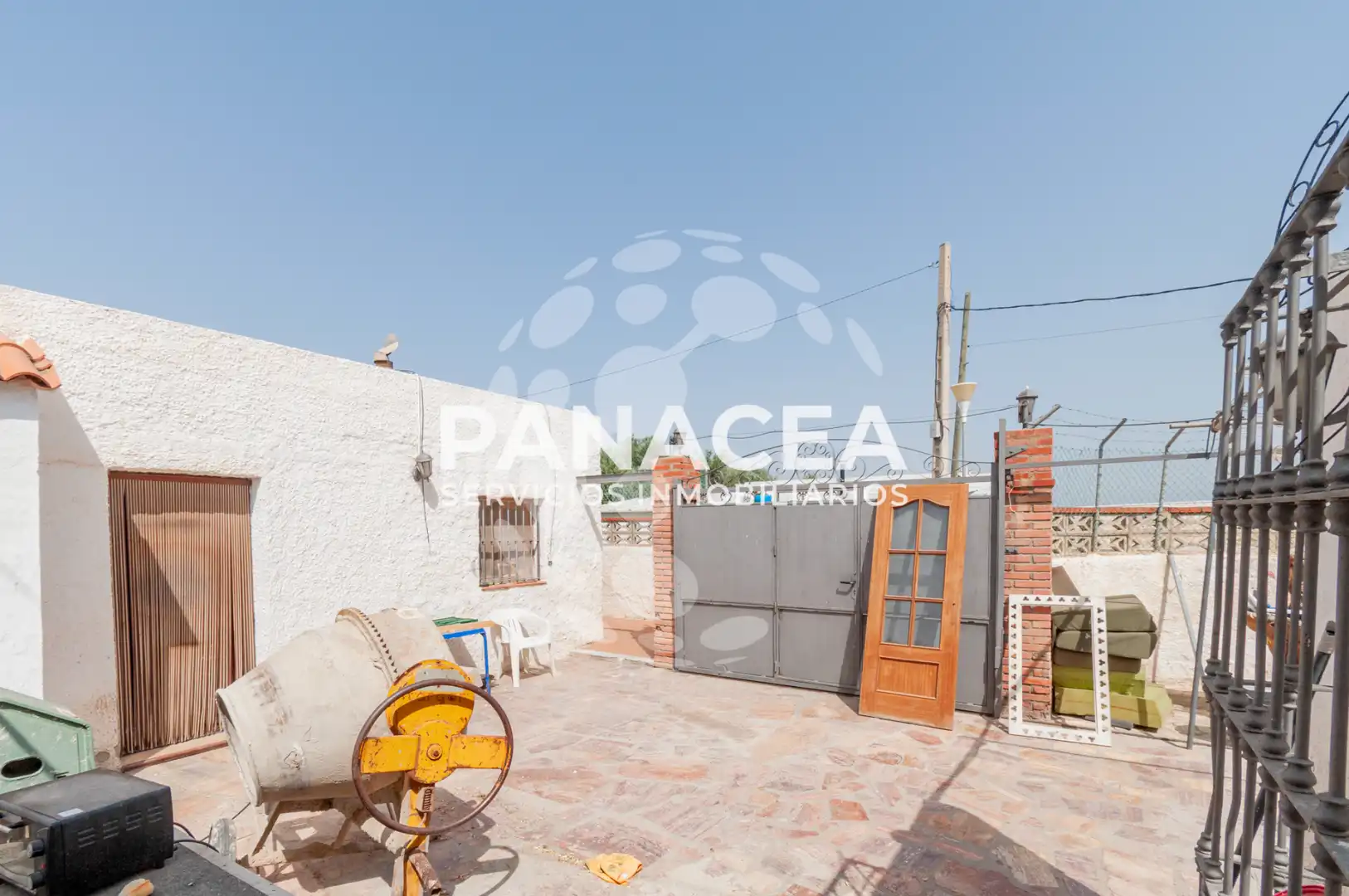 Vista exterior de Casa o xalet en venda en Pechina amb Jardí privat, Piscina i Moblat