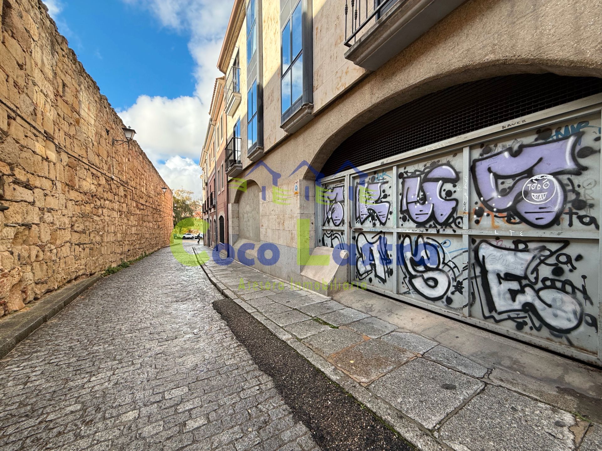 Exterior view of Garage for sale in Salamanca Capital