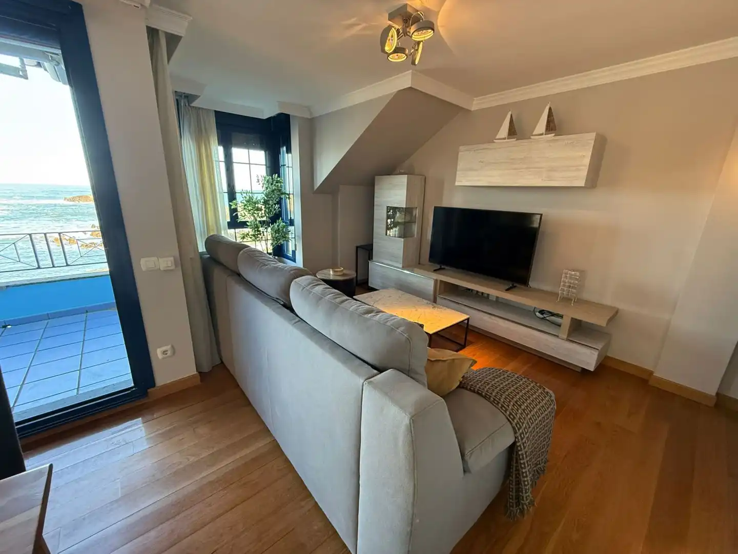 Sala de estar de Piso en venta en Noja con Calefacción, Terraza y Balcón