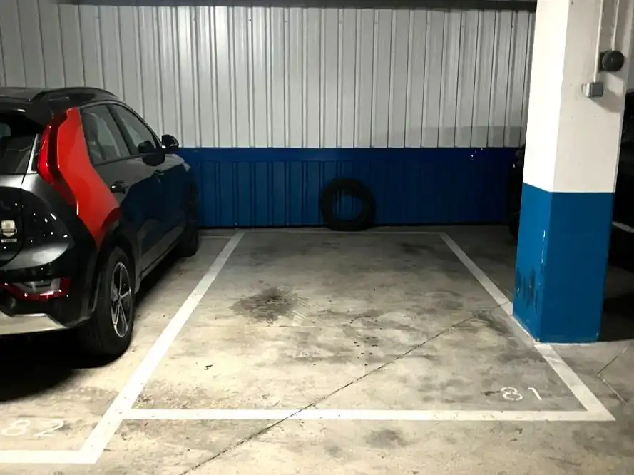 Parking of Garage for rent in Madrid  with Alarm