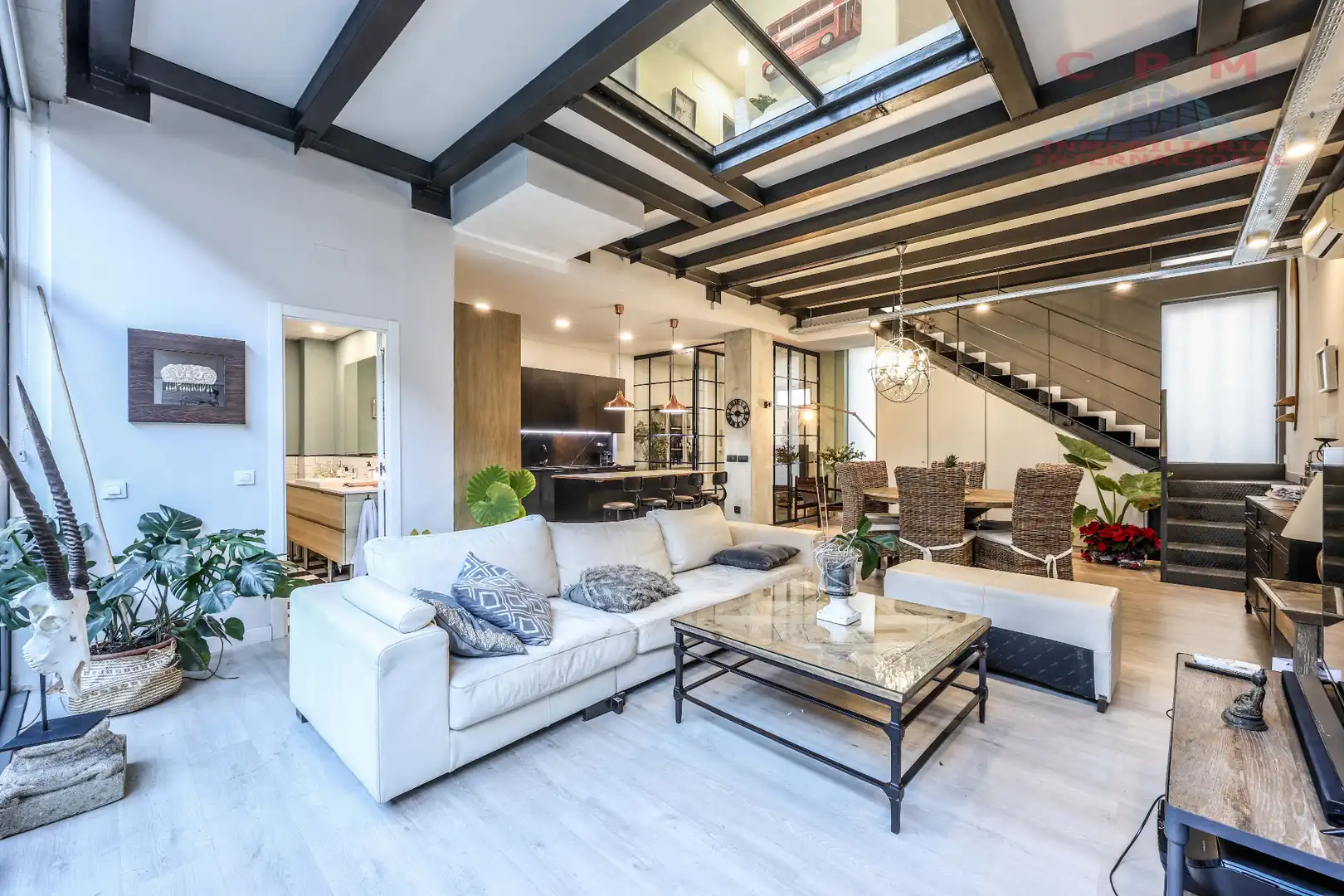 Sala de estar de Dúplex de alquiler en Alcobendas con Aire acondicionado, Calefacción y Jardín privado