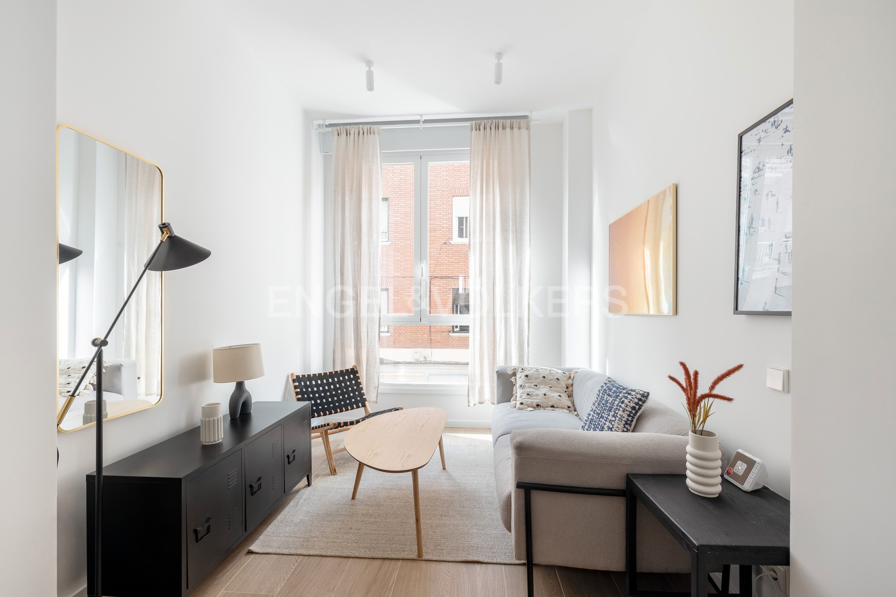 Sala d'estar de Apartament de lloguer en  Madrid Capital amb Aire condicionat, Calefacció i Traster