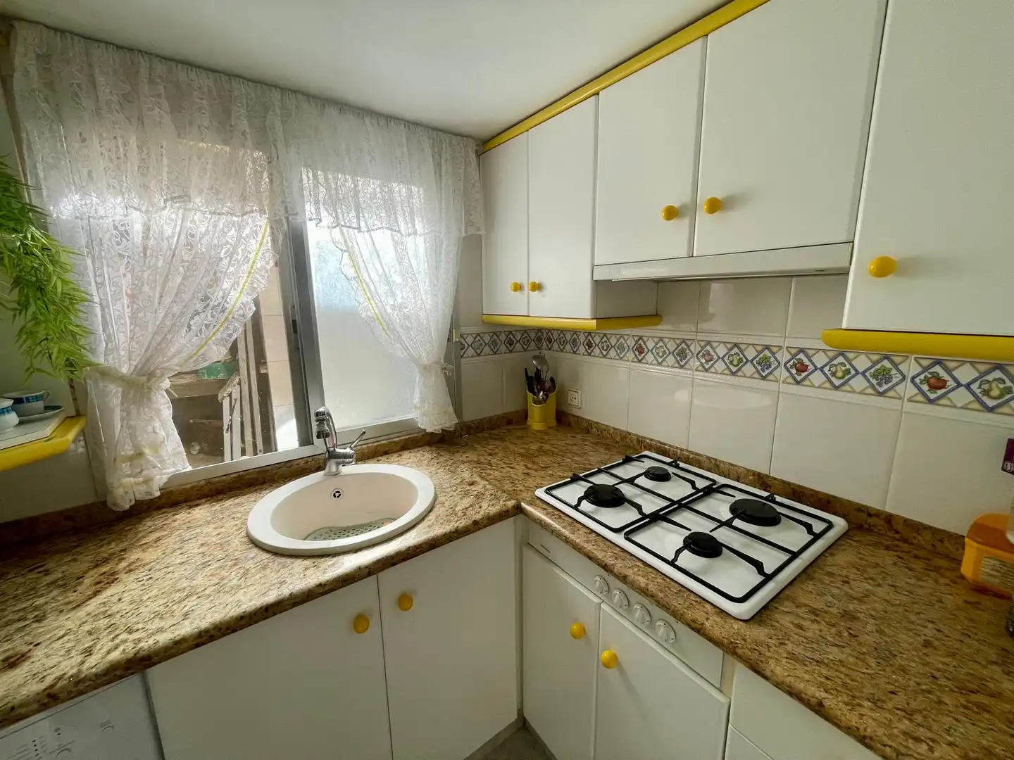 Kitchen of Houses for sale in Minglanilla  with Furnished