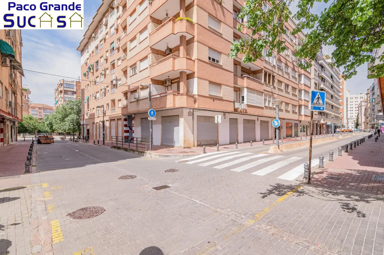 Vista exterior de Pis en venda en Granada amb Aire condicionat, Terrassa i Balcó