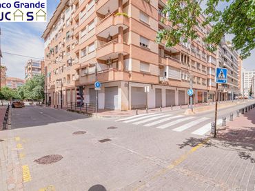 Piso con balcón en venta en DOCTOR MUÑOZ FERNANDEZ 1