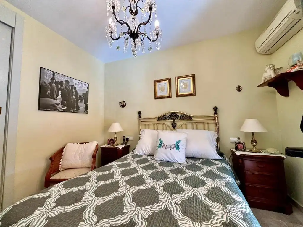 Habitación de Casa adosada de alquiler en Málaga con Aire acondicionado, Jardín privado y Amueblado