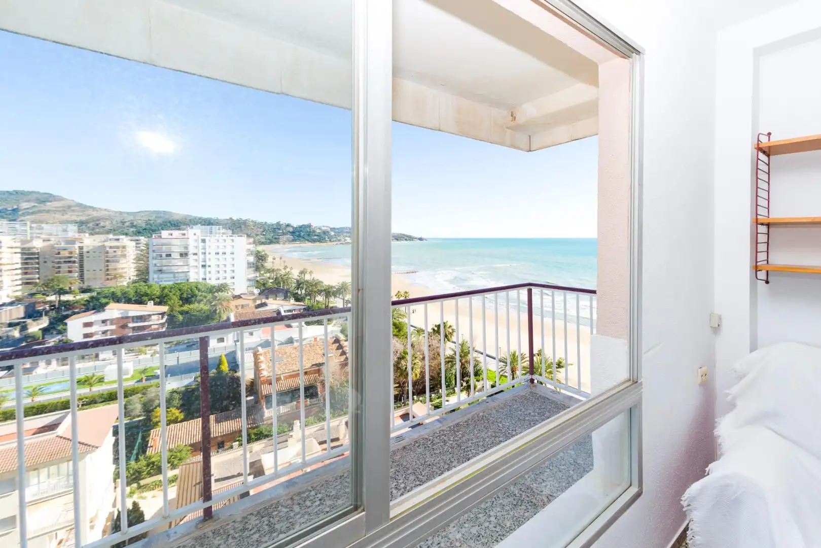 Dormitori de Apartament en venda en Benicasim / Benicàssim amb Jardí privat, Terrassa i Traster