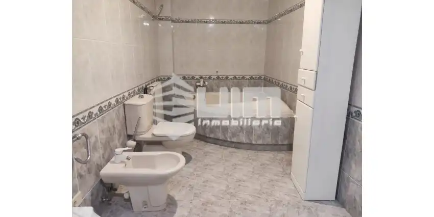 Baño de Casa adosada en venta en Sagunto / Sagunt con Aire acondicionado, Calefacción y Terraza