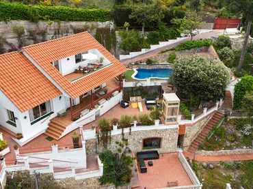 Casa con piscina in vendita a Carrer Xaloc
