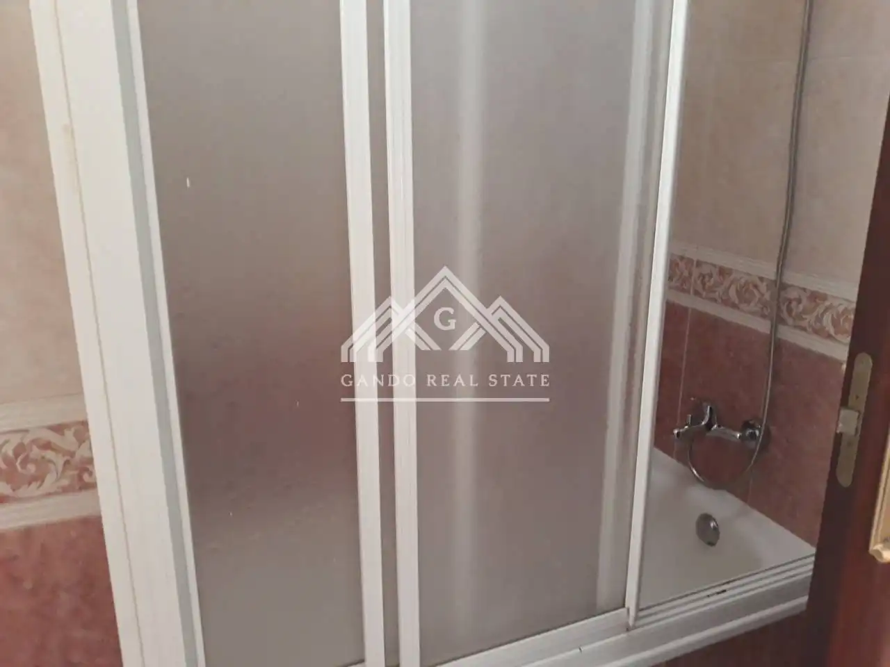 Bathroom of Flat for sale in Dos Hermanas  with Terrace