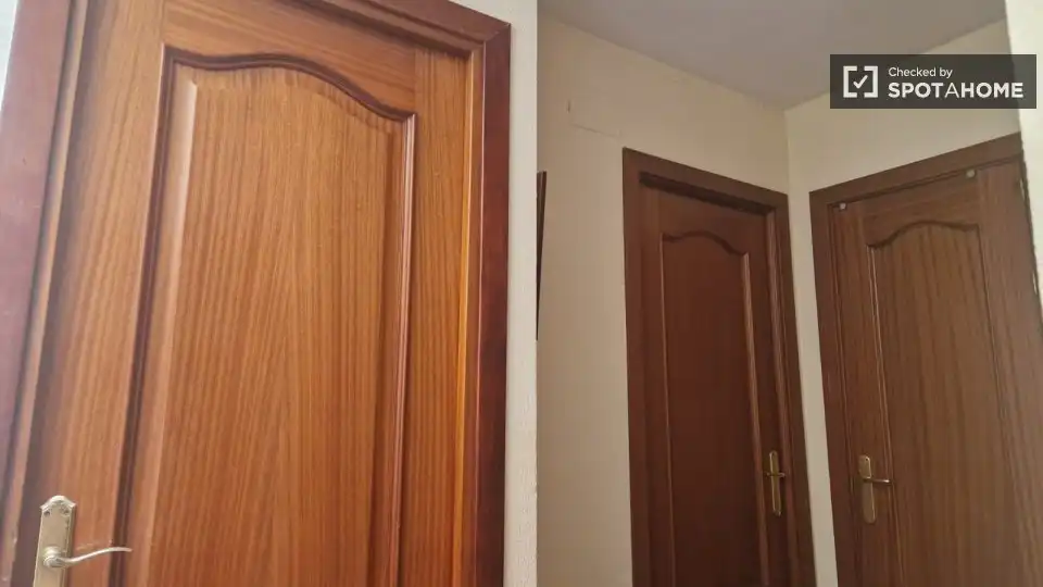 Bedroom of Flat for share in Las Rozas de Madrid  with Air Conditioner, Heating and Furnished