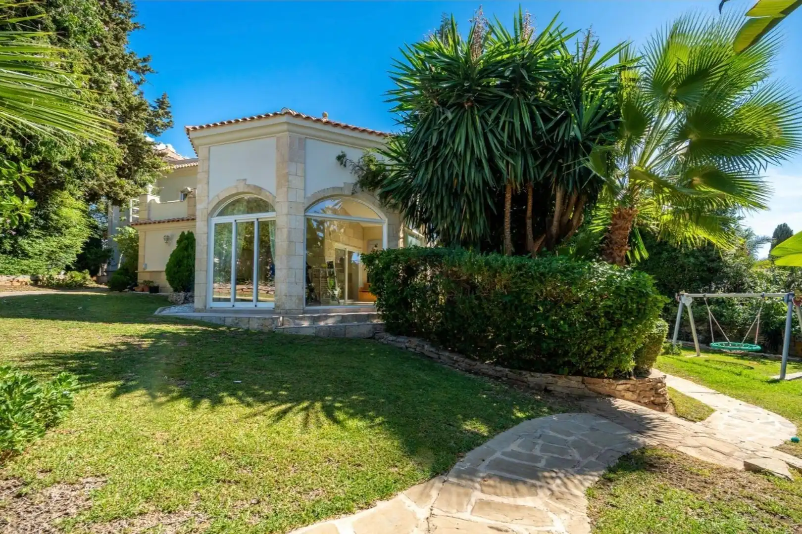 Vista exterior de Casa o chalet en venta en Marbella con Aire acondicionado, Calefacción y Jardín privado