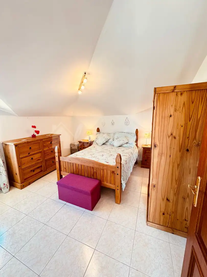 Schlafzimmer von Dachboden zum Verkauf in Arona