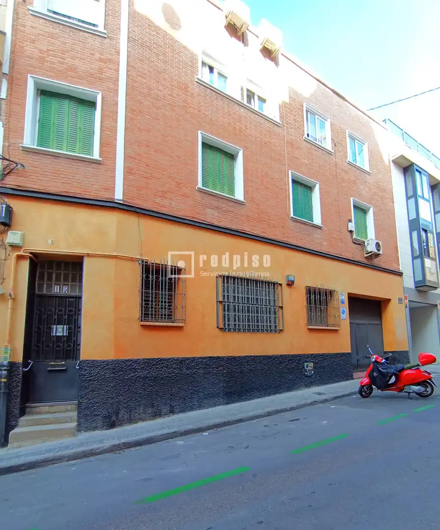 Vista exterior de Local en venta en Madrid con Aire acondicionado
