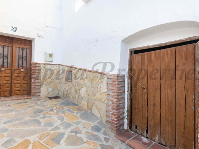 Casa adosada en venta en Sayalonga