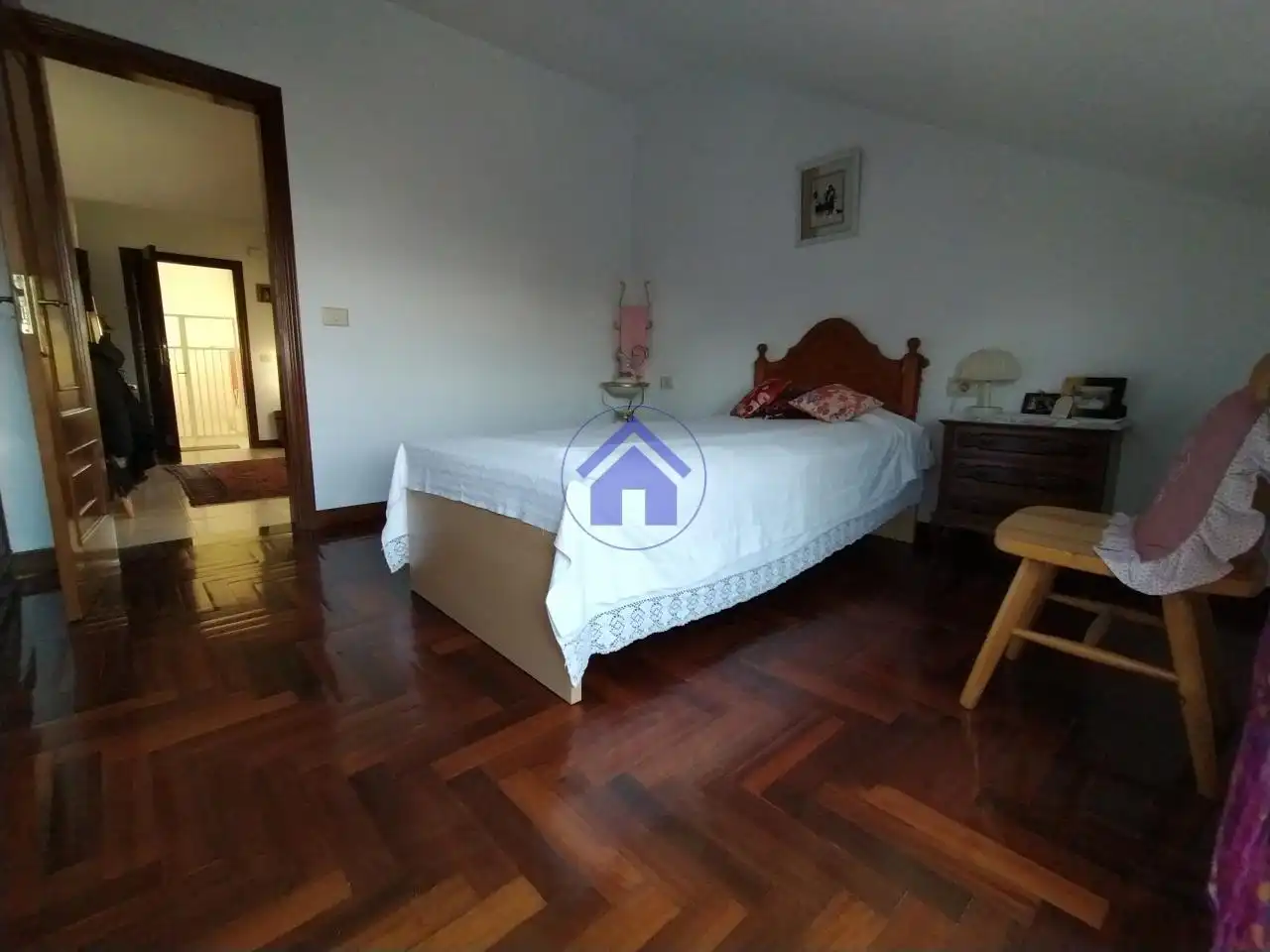 Dormitori de Àtic en venda en Vigo  amb Calefacció, Parquet i Terrassa