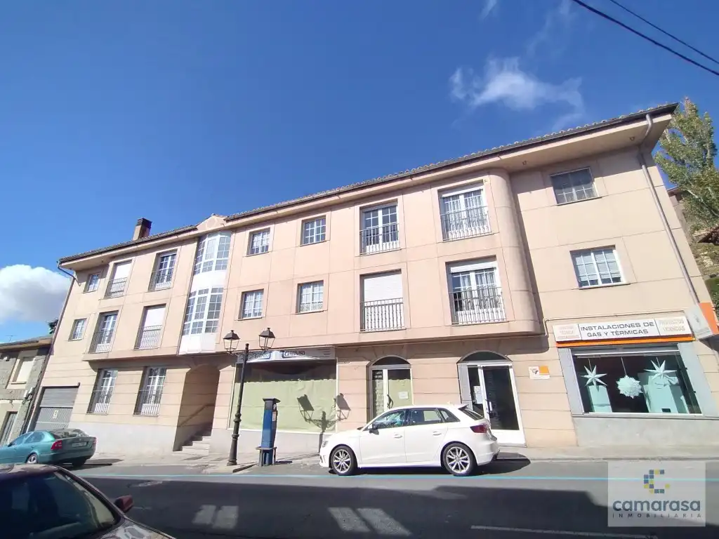Außenansicht von Garage zum Verkauf in Ávila
