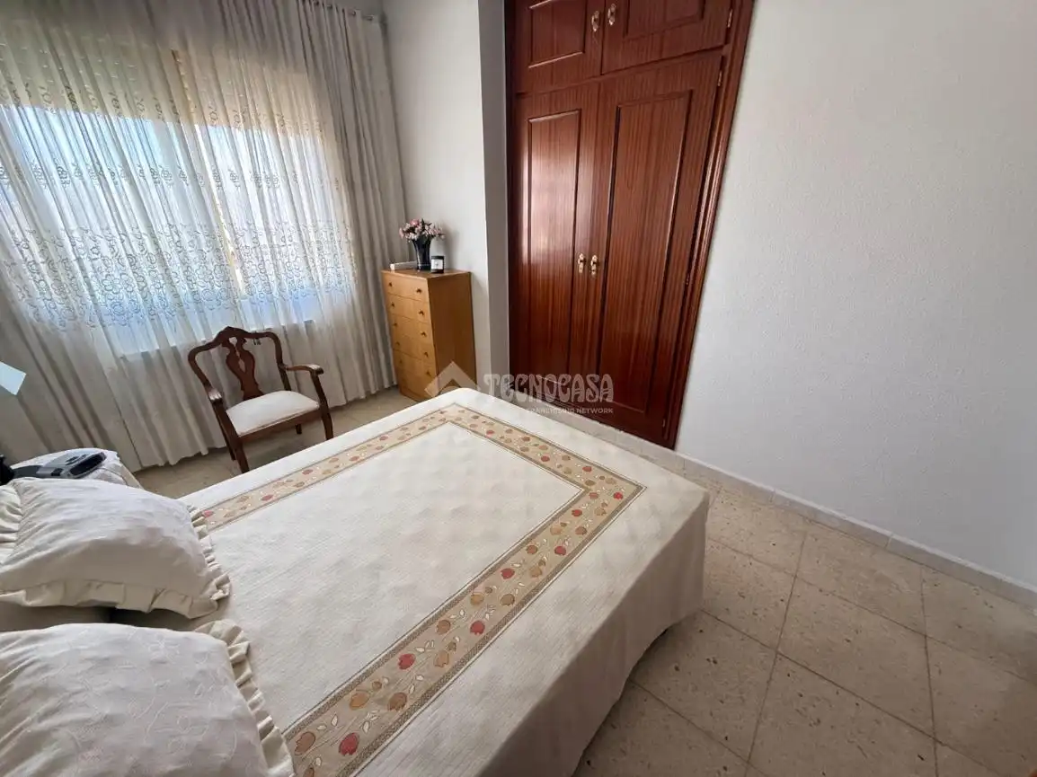 Habitación de Casa adosada en venta en Lucillos con Aire acondicionado y Calefacción