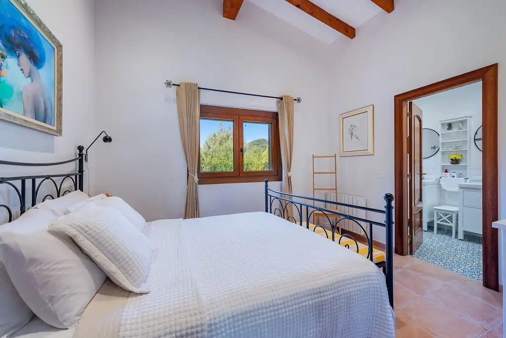 Schlafzimmer von Haus oder Chalet zum Verkauf in Sa Pobla mit Klimaanlage, Heizung und Privatgarten