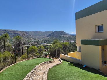 Villa con balcone in vendita a Carrer Monte Vernissa 26B