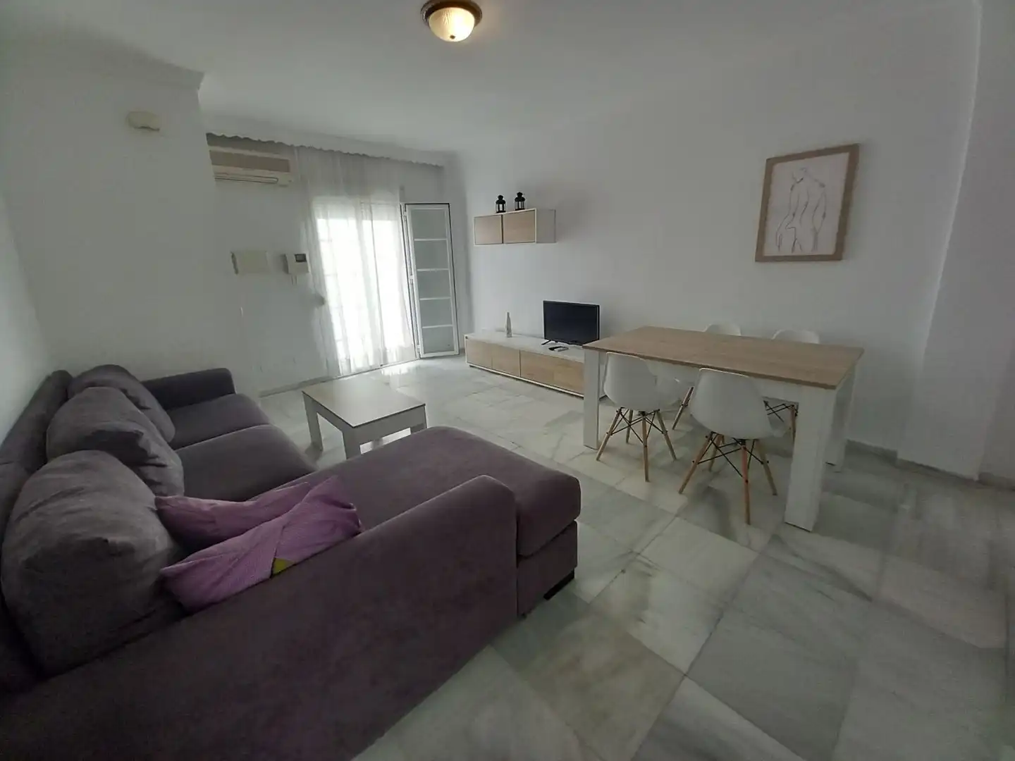 Living room of Flat for rent in Ronda  with Air Conditioner, Heating and Furnished